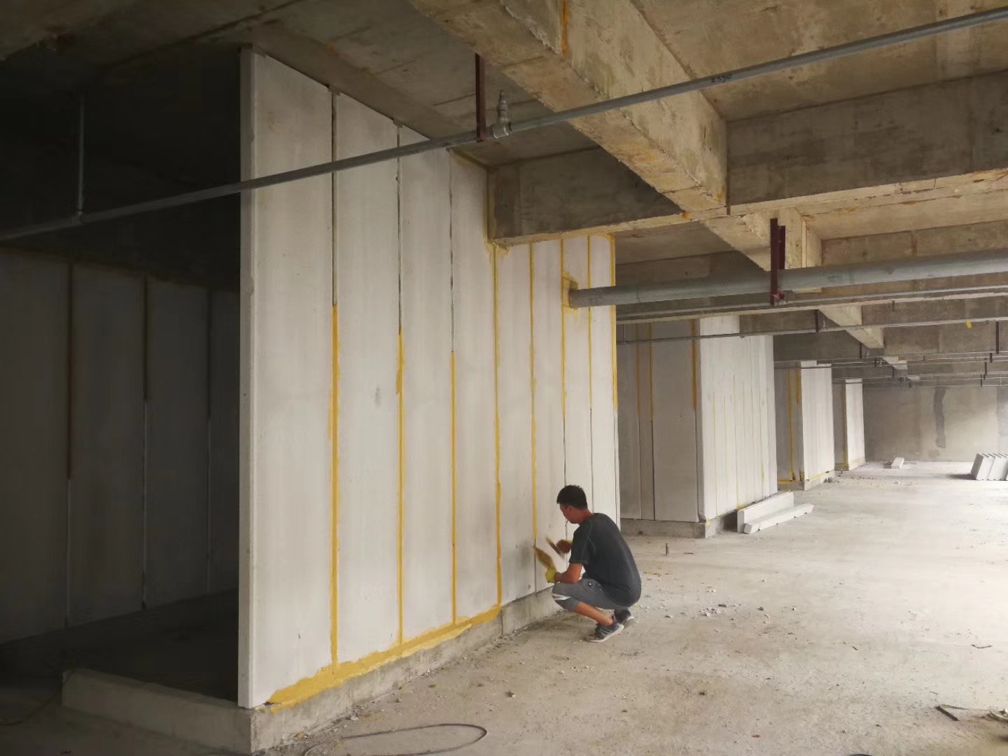 南汇无机发泡轻骨料混凝土隔墙板施工技术性能研究